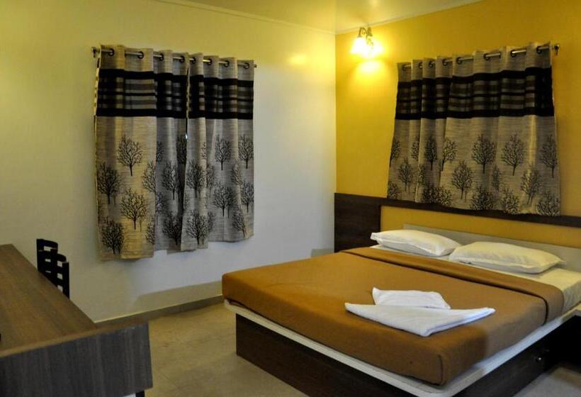 デラックスルーム, Rutu S Holidays Resort Panhala