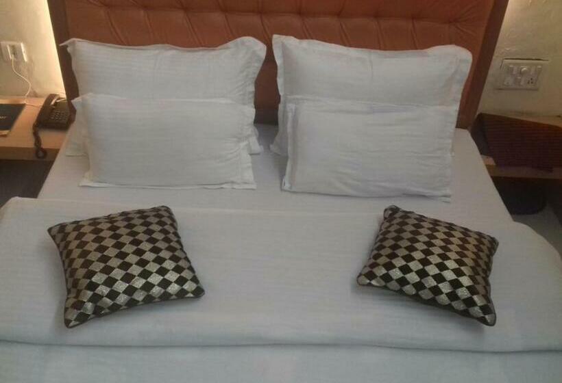 غرفة ديلوكس, Sandhuz