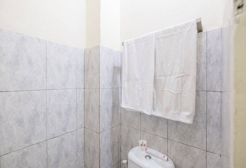 Номер Deluxe, Reddoorz Near Alun Alun Wonosobo 2