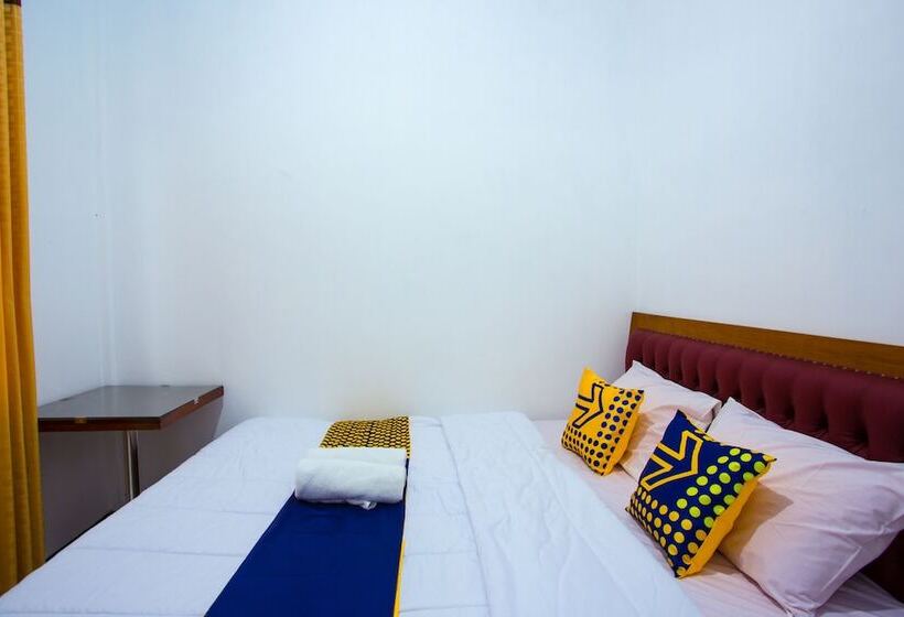 Номер Deluxe, Reddoorz Near Alun Alun Wonosobo 2