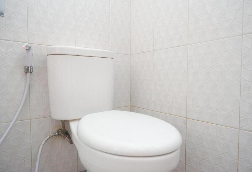 Номер Deluxe, Reddoorz Near Alun Alun Wonosobo 2
