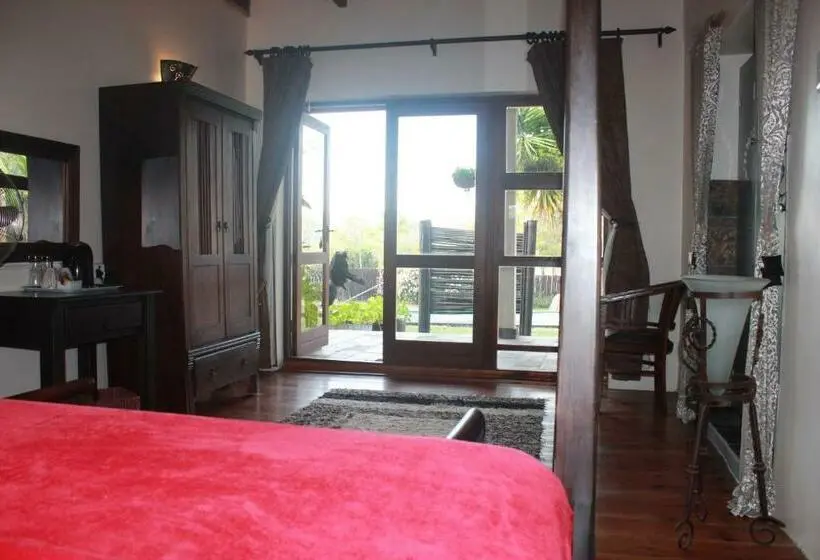 キングサイズベッドのスイートルーム, Cheetah Lodge Guest House