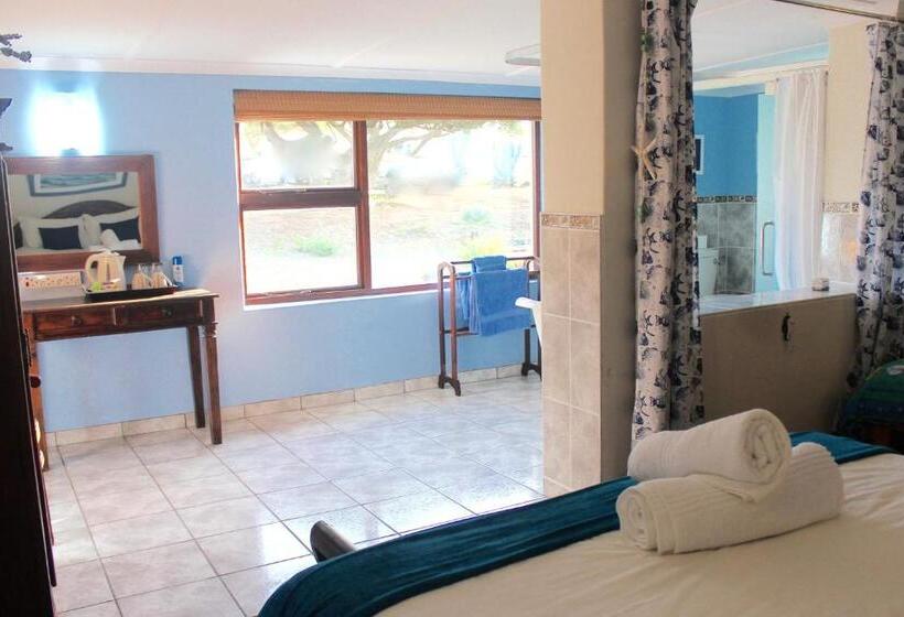 Семейный Номер Вид на Сад, Cheetah Lodge Guest House