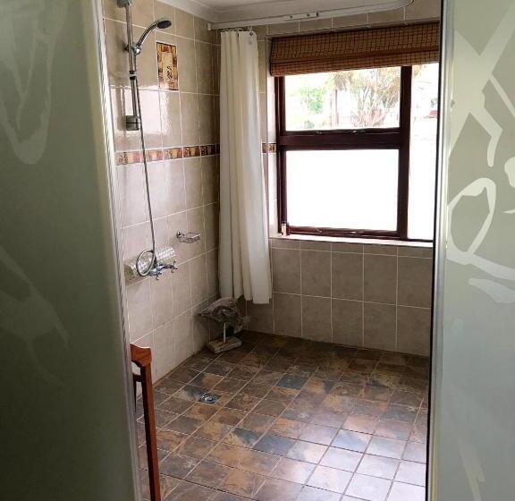 Номер Стандарт Вид на Сад, Cheetah Lodge Guest House