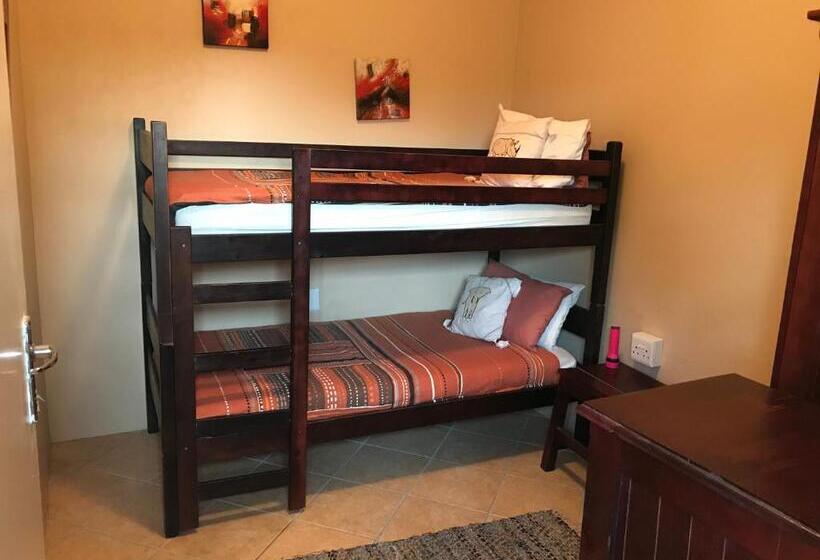 Семейный Номер, Cheetah Lodge Guest House
