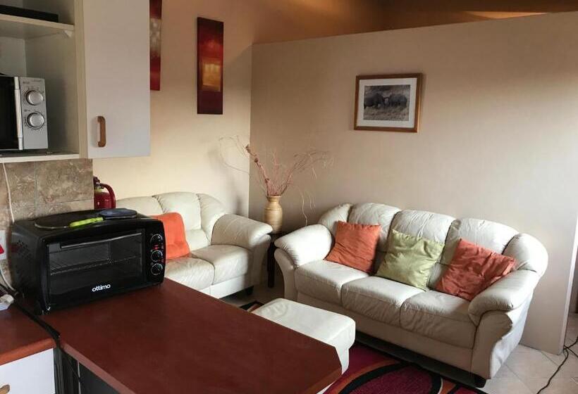 غرفة عائلية, Cheetah Lodge Guest House