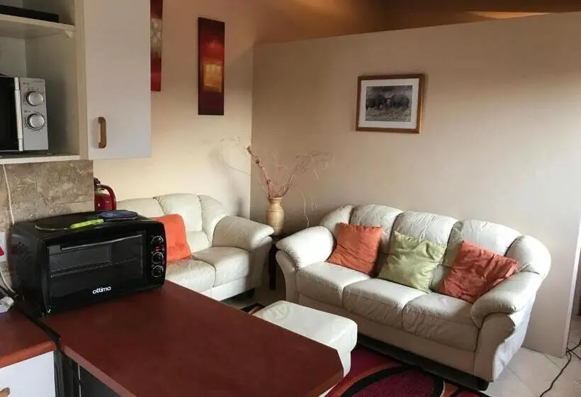 ファミリールーム, Cheetah Lodge Guest House