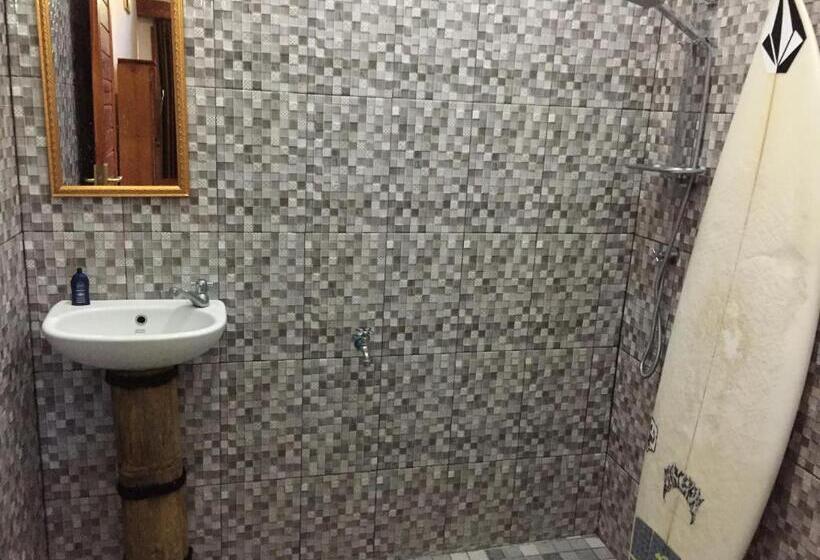 חדר דלוקס, Medewi Secret Surfcamp