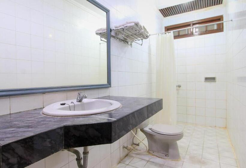 Семейный Номер, Reddoorz At Hotel Putra Perdana Klaten