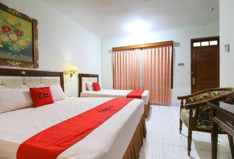 Семейный Номер, Reddoorz At Hotel Putra Perdana Klaten