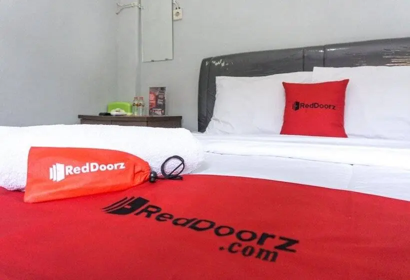 スタンダードルーム, Reddoorz At Penginapan Hello Pacitan