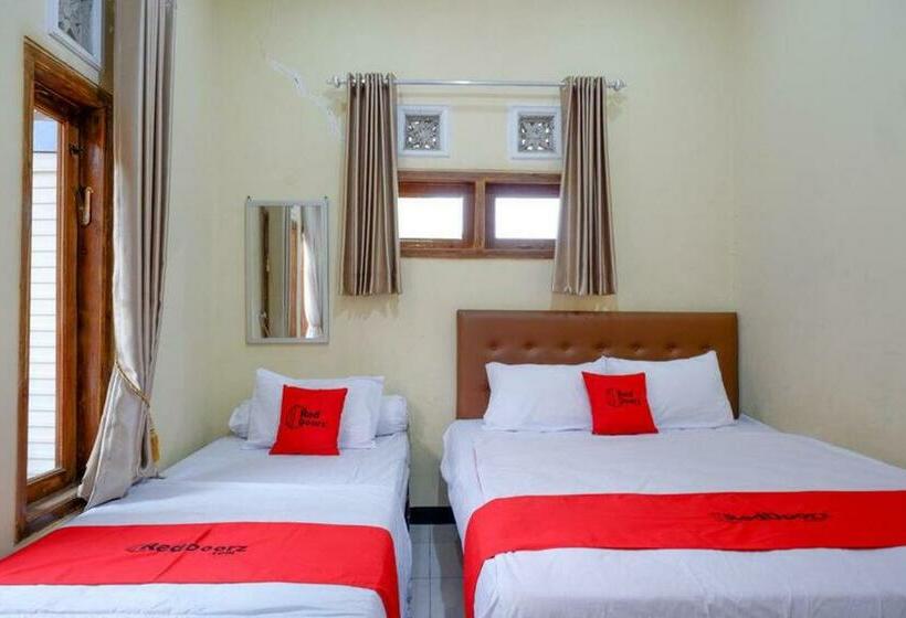 Номер Deluxe, Reddoorz Near Desa Wisata Tambi Dieng
