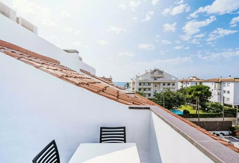 استودیوی استاندارد, Apartamentos Sunway Apollo