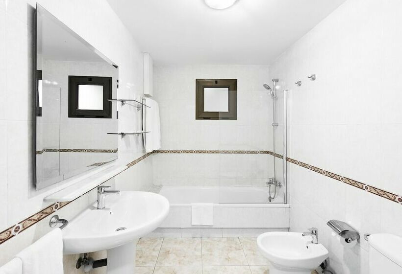 プールの見える1ベッドルームアパートメント, Elba Lucia Sport & Suite