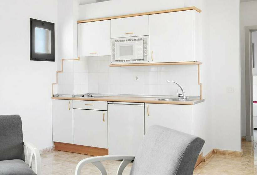 プールの見える1ベッドルームアパートメント, Elba Lucia Sport & Suite