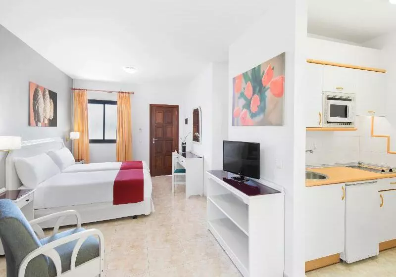 استودیوی استاندارد, Elba Lucia Sport & Suite