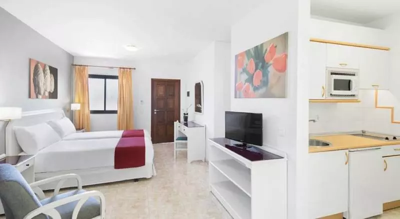 استودیوی استاندارد, Elba Lucia Sport & Suite