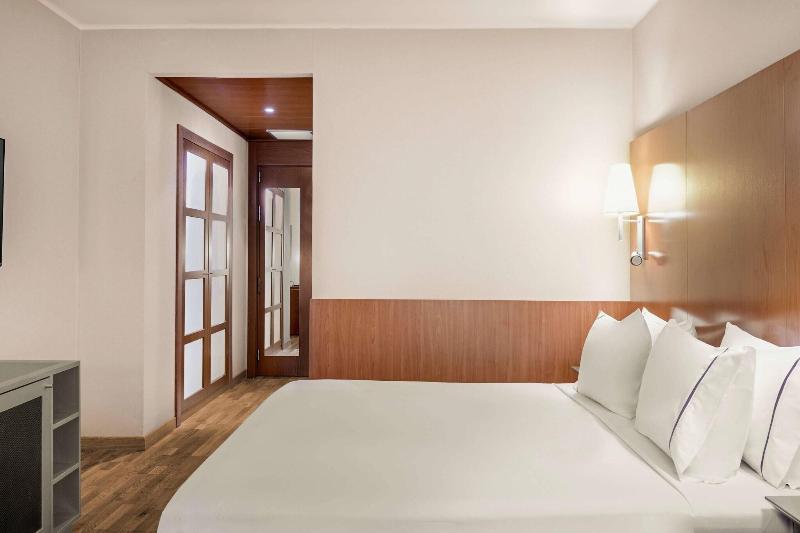 Standard Szoba King Size Bed, Ac Hotel Genova By Marriott