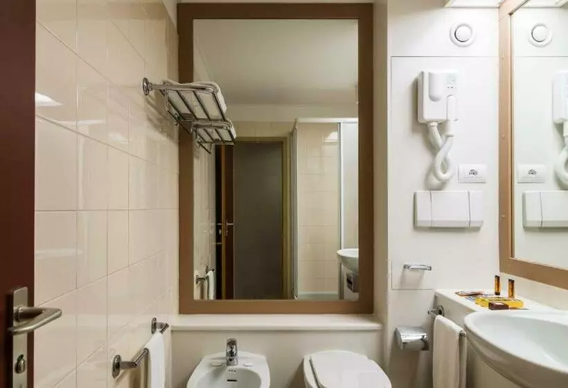 اتاق استاندارد سه نفره, B&b Hotel Milano Portello
