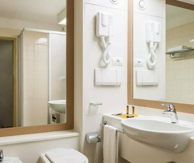 اتاق استاندارد سه نفره, B&b Hotel Milano Portello