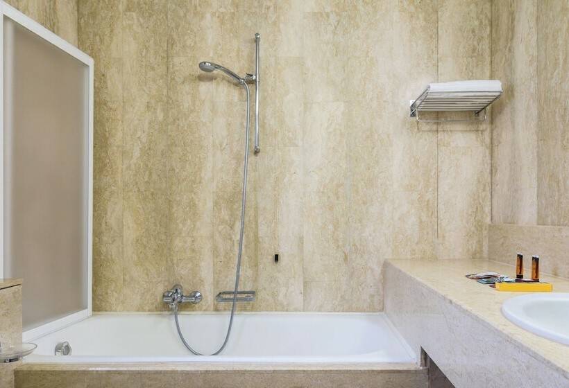 اتاق استاندارد یک نفره, B&b Hotel Milano Portello