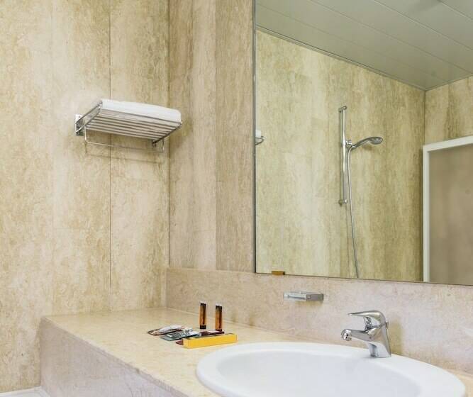 اتاق استاندارد یک نفره, B&b Hotel Milano Portello