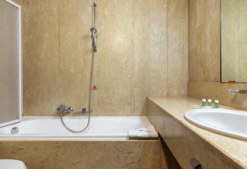 标准三人间, B&b Hotel Milano Portello