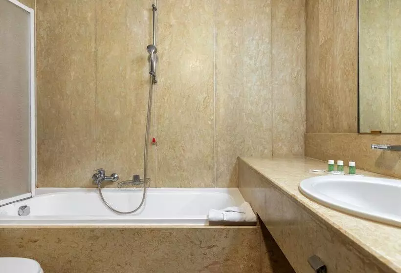 اتاق استاندارد سه نفره, B&b Hotel Milano Portello