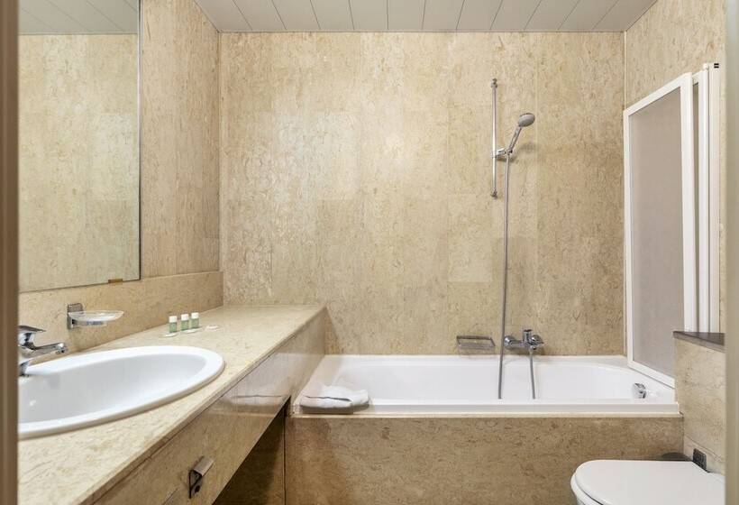 اتاق استاندارد سه نفره, B&b Hotel Milano Portello