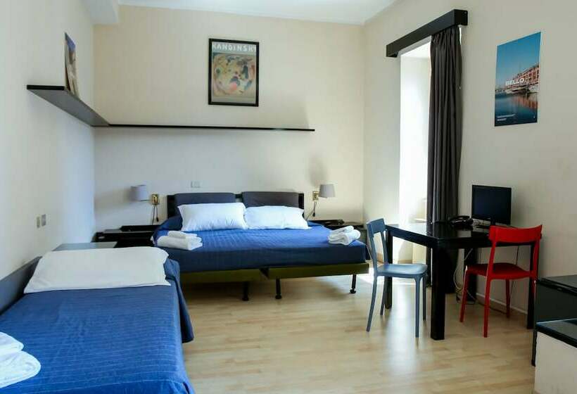 Pokój Standard Trzyosobowy, Britannia