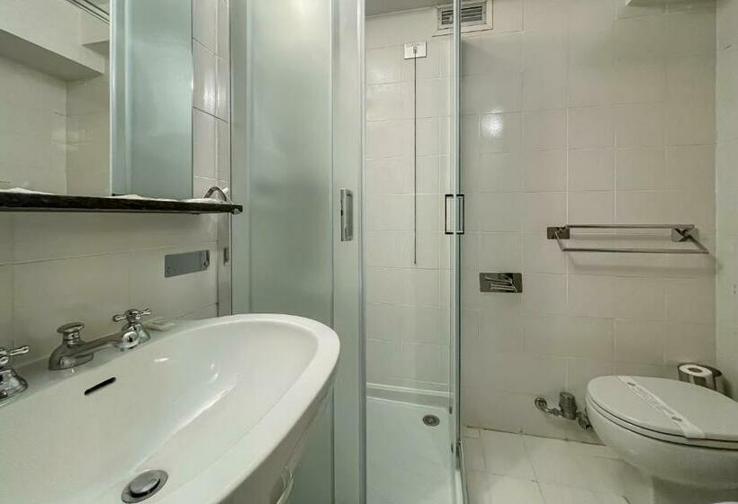 Pokój Standard, Britannia