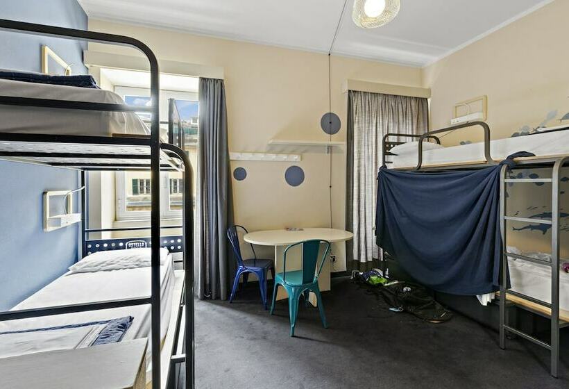 Pokój Czteroosobowy Standard, Britannia