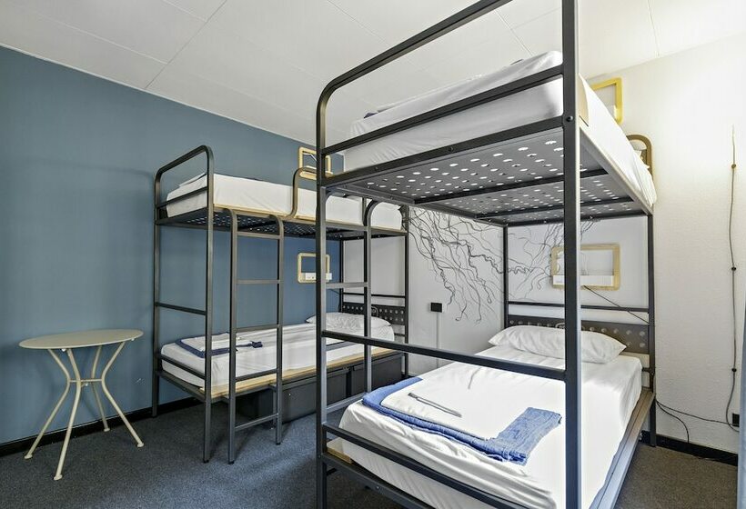 Pokój Czteroosobowy Standard, Britannia