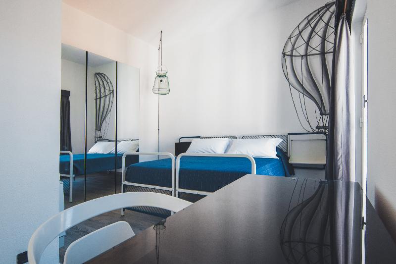 Pokój Standard, Britannia