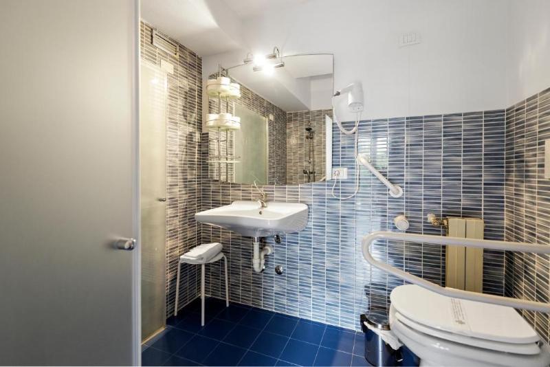 Pokój Rodzinny, Britannia