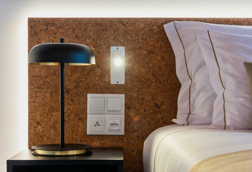 جناح جونيور, Canadiano Urban Nature