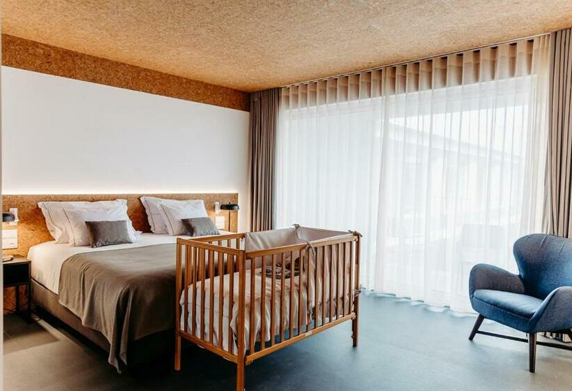 جناح جونيور, Canadiano Urban Nature