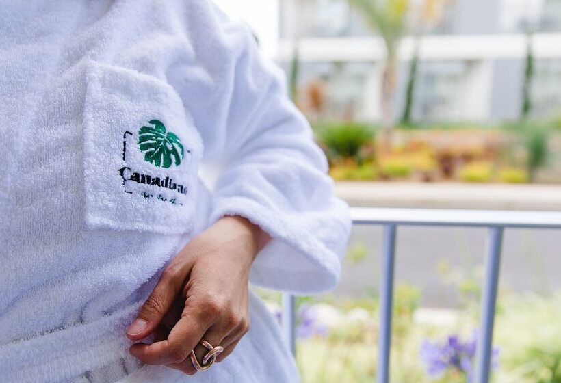 جناح جونيور, Canadiano Urban Nature