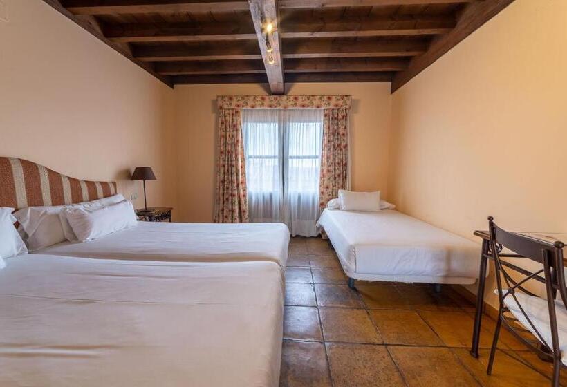 Standard Triple Room with Terrace, Cigarral De Caravantes