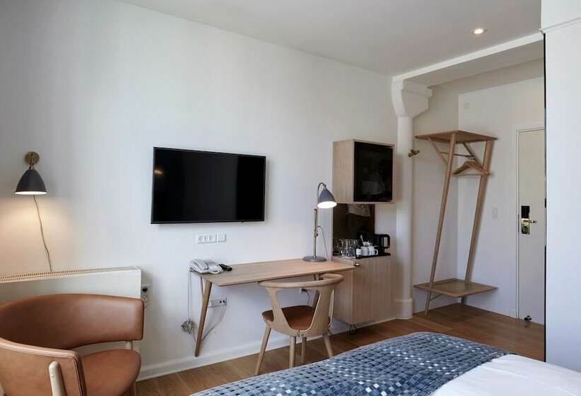 Camera Standard, Copenhagen Strand