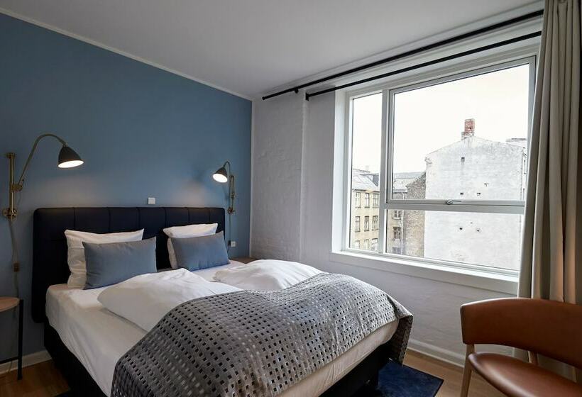 Camera Standard, Copenhagen Strand