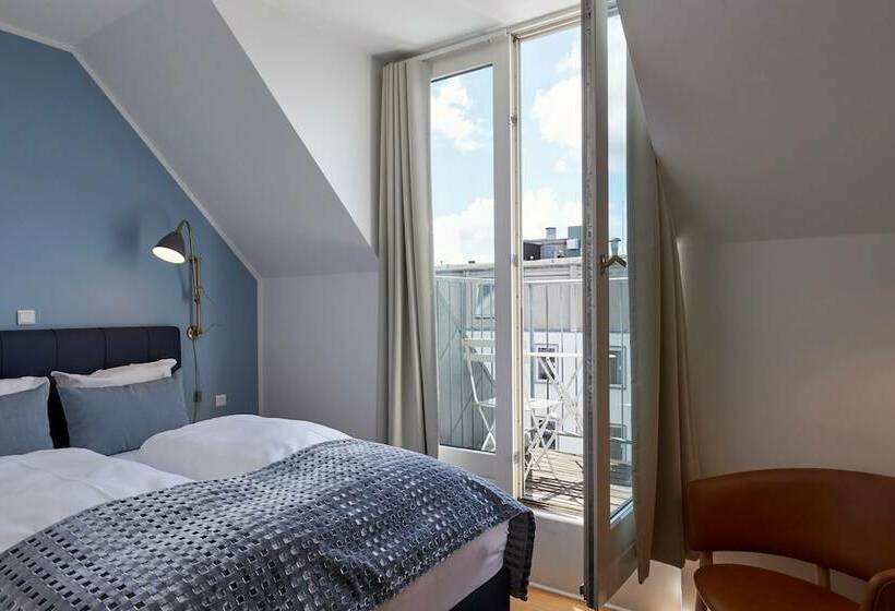 Camera Standard, Copenhagen Strand