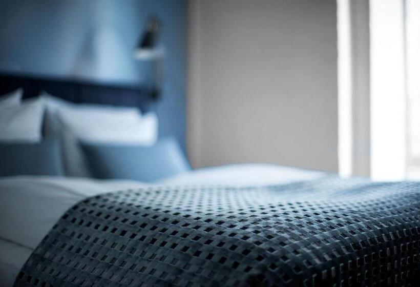 Camera Standard, Copenhagen Strand