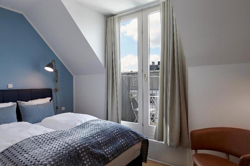 Camera Standard, Copenhagen Strand