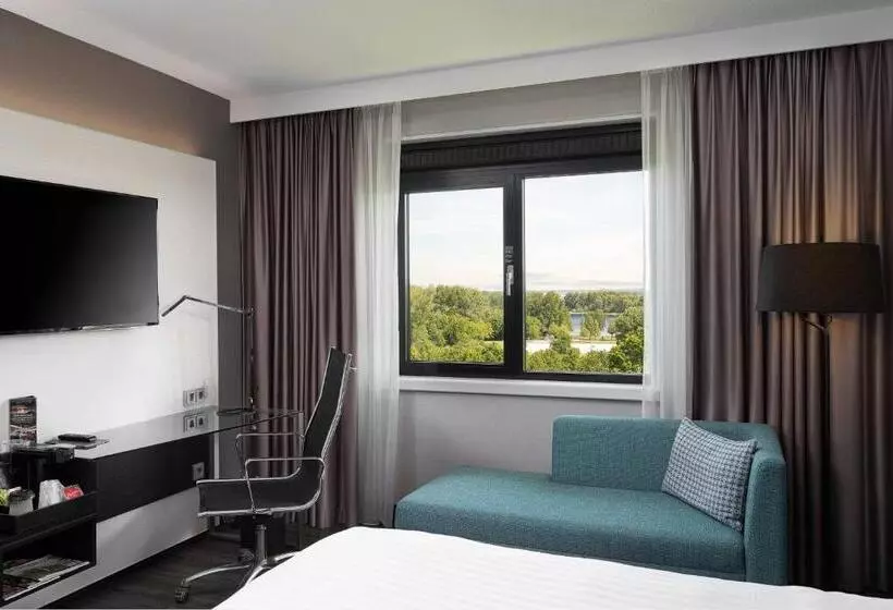 سوییت اجرایی, Courtyard By Marriott Amsterdam Airport