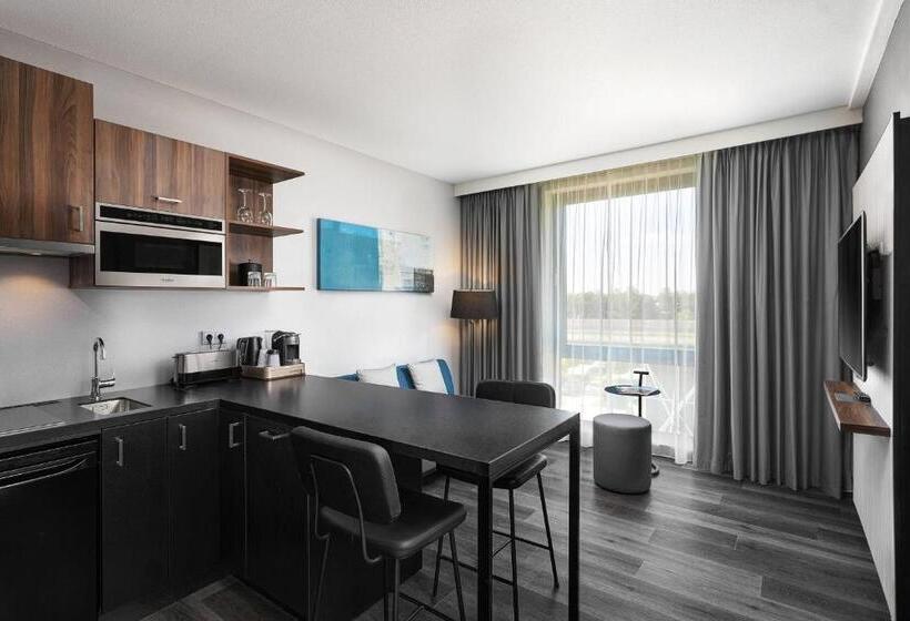 Studio Standard Lit King Size, Courtyard By Marriott Amsterdam Airport