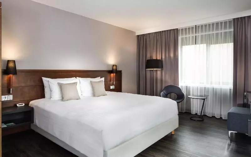 اتاق لوکس با تخت بزرگ, Courtyard By Marriott Amsterdam Airport