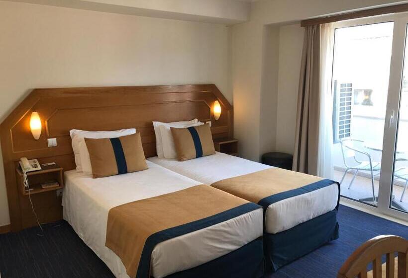 اتاق استاندارد سه نفره, Do Chile