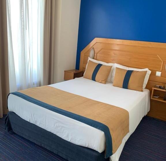 اتاق سوپریور با بالکن, Do Chile