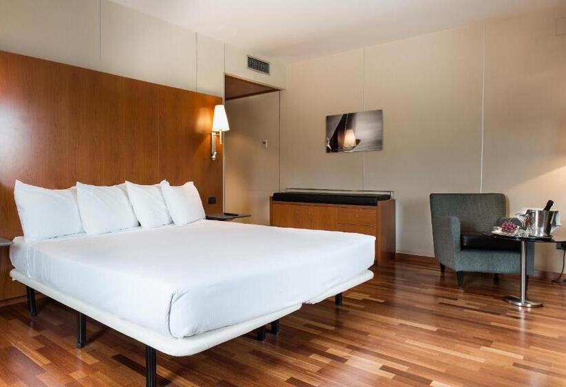 اتاق رمانتیک, Exe Cuenca